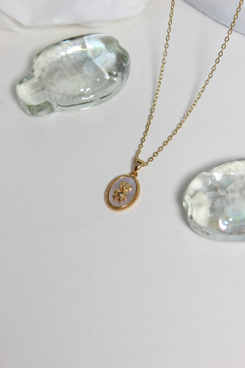 Cuddle Pearl Pendant Necklace