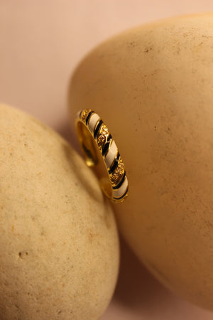 SolPop Ring on a stone surface